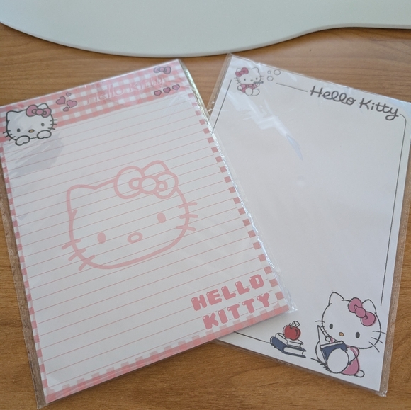 NEW - Hello Kitty Notepad Set - Picture 1 of 3
